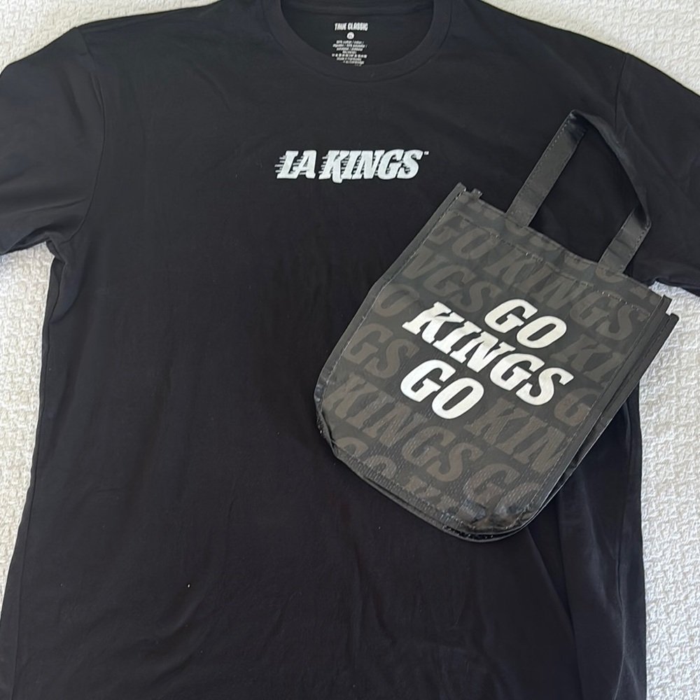 Los Angeles Kings Arena Exclusive Team Logo Shirt & Tote Bag - NHL 🏒 BRAND NEW!
